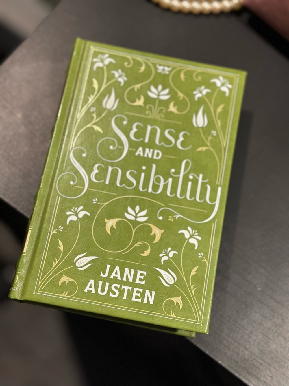 Sense and Sensibility by Jane Austen - Green Decorative Hardcover